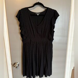 Black sleeveless mid lenghth dress